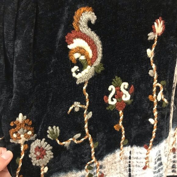 Vintage Flashback chenille embroidered jacket.  Size S/M/L - Picture 4 of 9
